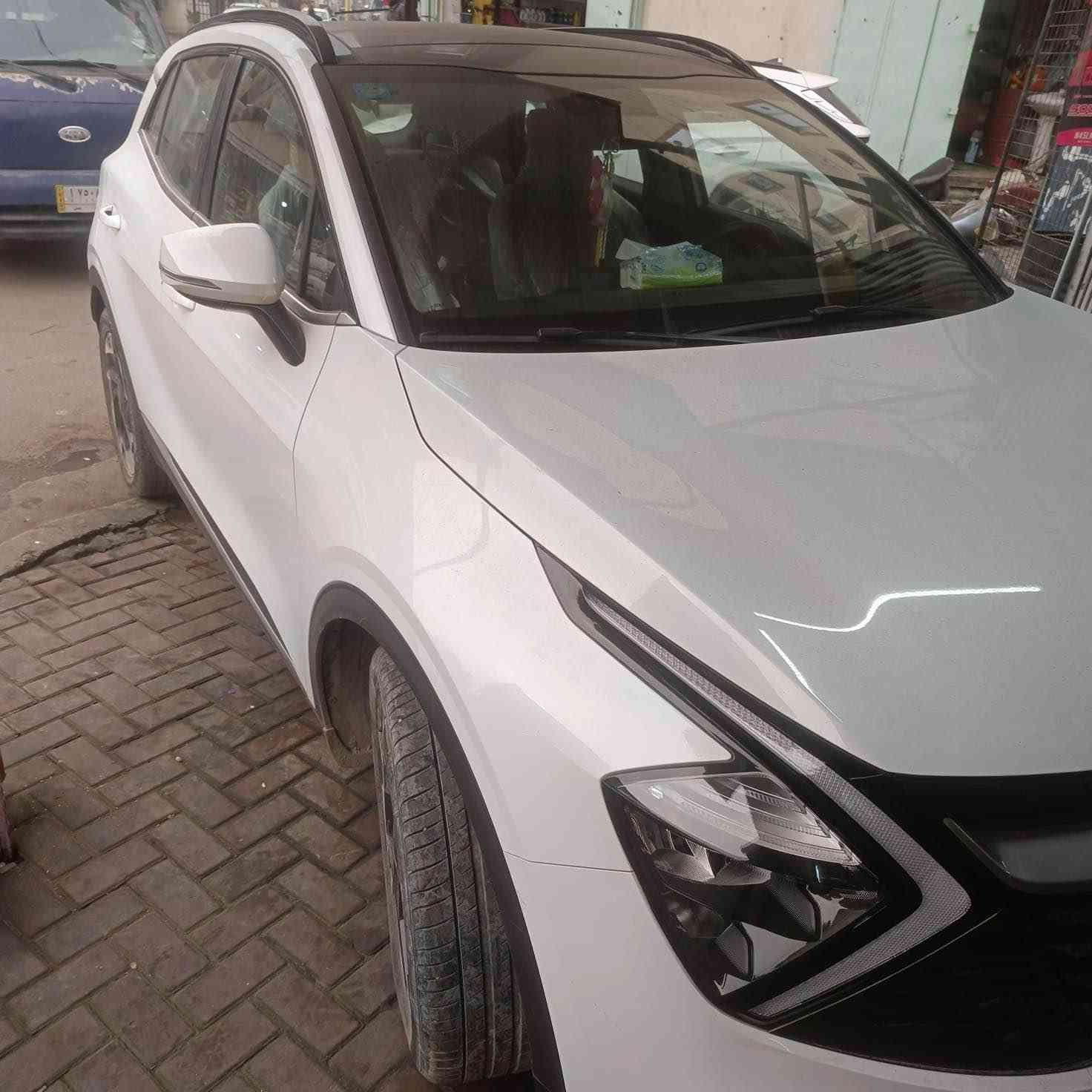 السلام عليكم
سبورتج للبيع – موديل 2025

📌 رقم بغداد
📌 كلين تايتل 100% بدون أي ضرر
📌 المكينة والكير مكفولات
📌 سيارة خليجية – شركة الضمان الدولية

🔹 حجم المحرك: 2000 سي سي
🔹 المواصفات: فول للأخير

✨ المواصفات:
 • حساسات أمامية وخلفية
 • كاميرات (خلفية / دواره )
 • كراسي كهرباء
 • إنارة LED زينون
 • شاشة كبيرة
تشغيل عن بعد 
 • Apple CarPlay
 • Android Auto
 • بصمة تشغيل ودخول ذكي
 • تحكم ستيرن
 • مكيف قوي قطعتين 
 • كراسي مخمل
 • سيارة مريحة جداً ونظيفة

🔹 الحالة:
 • لا حوادث
 • لا صبغ
 • جاهزة لأي فحص

📍 الموقع: ……… بغداد الاعظمية المقبرة الملكية 

💰 السعر: ………262$ (قابل للتفاوض بالمعقول)
📞 الاتصال : *********** بغداد, العراق
