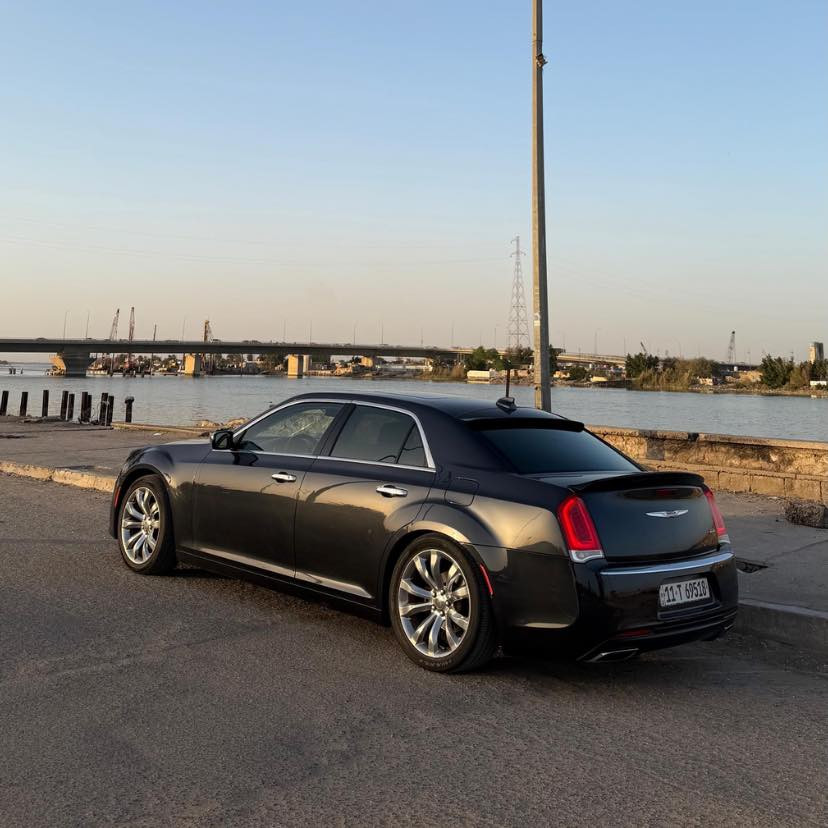 اوباما 2017 اصل باسمي تحويل ثاني يوم
السلام عليكم
أوباما كرايسلر ، 6 سلندر ، نضيفه جداً ، لون رمادي غامق ميتاليك
فئه c300,فول موصفات برده كهرباء ومرايات قلاب خزن مقاعد وستيرن كهرباء ومعروفه موصفات cالفول السياره كفاله فقط ضرر امريكا مرفق مع الصور سيط جداً بدون ايرباك بدون صبغ بدون حار بدون فتح السياره جاهزه واحلى من الصور السعر 230 وبي
مجال او مراوس تاهو ، رام 
مكان السياره البصره 
*********** متوفر وتس اب واتصال
