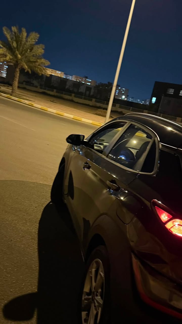 السلام عليكم كونا موديل 2023 وارد امريكي
السيارة فول مواصفات عدا الفتحة
محرك 2000 دوش ماشية 70 الف كيلو
بصمة بصمة تشغيل
رادار امامي رادار خلفي 
توقف ذاتي 
سعر 140 وبيهة مجال حك الجية
للاستفسار ***********
