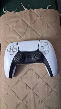 للبيع جوستك بلي 5 اصلي مستخدم السعر قيم واخذ عنواني بغداد قرب حي العام...