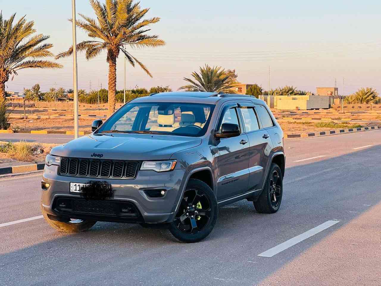 جيب موديل 2019 لون أسمنتي مميز فول لمتدد رقم بغداد الجديد ماشيه ٥٨ الف 6سلندر السيارة جديدة بمعنى الكلمه مكينه وكير بشرط عالبلاد وضررها كلش حلو مرفق بالمنشور نص جاملغ خلفي وعابر عالداير مال الباب وصور الضرر بالمنشور 
‏ 
—————————
* فتحه
* دفع رباعي 4x4 . 
* فرش المقاعد من الجلد .
*المقاعد تدفئة تبريد . 
* المقاعد الأمامية كهربائية .
* ذاكرة لحفظ وضعيات الجلوس . 
* المقاعد الأمامية مع تدفئة . 
* صف المقاعد الخلفية مع تدفئة . 
* ويل قياس 20 .
* مقود السائق كهربائي . 
* تدفئة ستيرن . 
* نقطة عمياء
* نظام الملاحة (GPS) . 
* نظام خاص للطرق الوعرة . 
* مصابيح امامية زنون . 
* المصابيح الأمامية مع LED لايت . 
* كشافات الضباب زنون . 
* تشغيل عن بعد .
* صندوق كهربائي .
*  حساسات أمامية . 
*  حساسات خلفية .
* كاميرا خلفية .
* مرايا بخاصية التعتيم الذاتي . 
* مرايا جانبية قابلة للطي كهربائيا . 
* بلوتوث تلفون . 
* محدد سرعة . 
السيارة معروضه 214$وبيها مجال جدا بسيط الشراي يتصل وعيوني اله
***********
