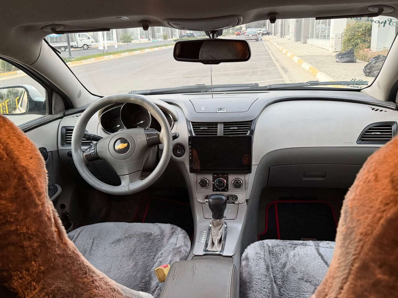 شوفرليت ماليبو ٢٠١٠
مواسه فات توماتيك جام كاره با شاشه كاميرا ناو ره ساسى ته حديد سورعه ته نها يه ك پارچه بوياخ بى ناوگرتن بي ليدراو نمونه له جوانى سارد و كال بونه وه ى نيه 
به شه رتى گير و مه كينه و ته بريد و گه رمى و ته قه و ره قه ته حويل غرامه به شه رت نرخى ٦٥ كه لا و مامه له تكايه مشته ريت تيل بكه *********** سليمانى ناو شار السليمانية, العراق
