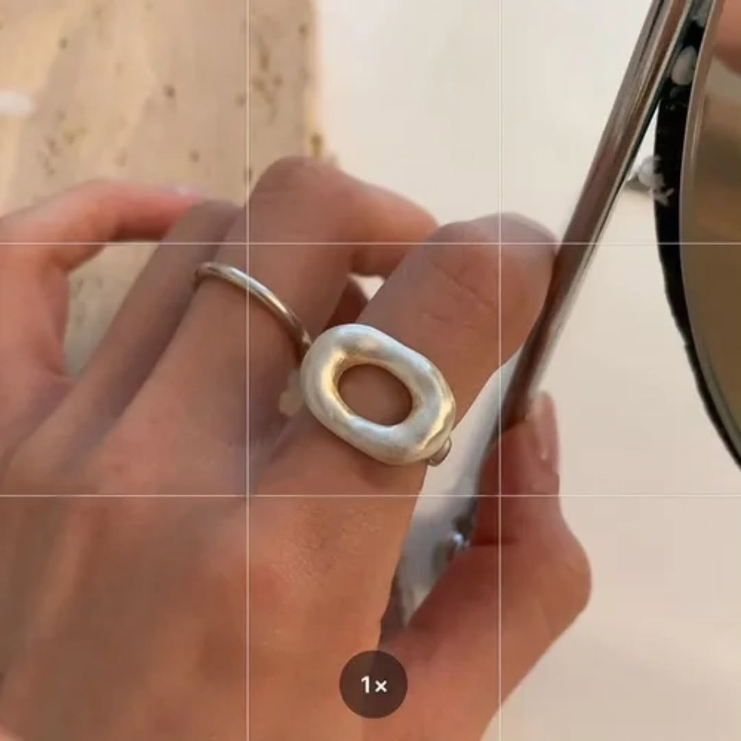 ✧･ﾟ: ✦ Silver Ring ✦ :･ﾟ✧
خاتم فضة مختوم ✦
تصميم بسيط وأنيق يناسب جميع الإطلالات
💰 السعر: 3,000 د.ع
📦 توصيل بغداد: 4,000
📦 باقي المحافظات: 6,000
📲 للحجز والاستفسار: *********** ✨
