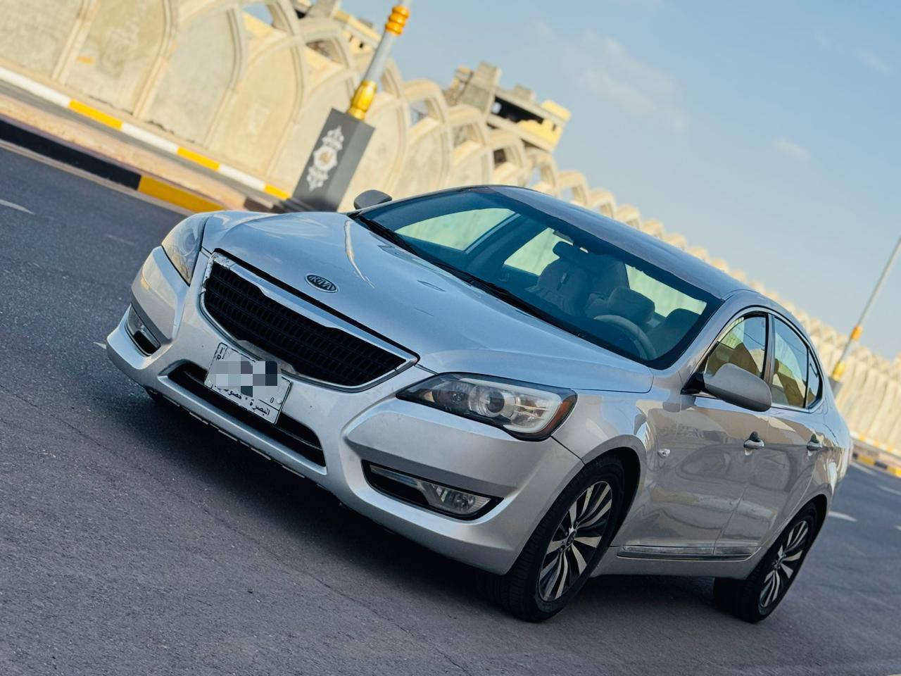 كادنزا خليجي 2012 السعر 98 قابل للتفاوض الاستفسار اتصل *********** خليجي كفاله عامه ضربه وصبغ وتبديل عدا هلال خلفي فقط والباقي كفاله عامه مواصفات شاشه كبيره تحكم ستيرن كشنات كهربائي قطعتين تبريد اشاير مرّي كهربائي حساسات امامي وخلفي مكينه سته 6️⃣ سلندر مكينه وكير مكفولات حداديه جديده تخم تاير تبريد ثلج ❄️ مشروع وطني سنويه ل ٢٩ مكان سياره كربلاء كربلاء, العراق
