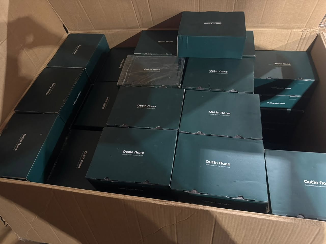 تم توصيل وجبة جديدة من أجهزة القهوة المميزة

 Outin Nano Portable Espresso Machine 

الجهاز العملي والغني عن التعريف لعشاق القهوة أينما كانوا ☕️

استمتع بتحضير قهوتك بجودة عالية .. تصميمه صغير وأنيق وسهل الحمل ويشتغل بسرعة وكفاءة ليمنحك إسبريسو مثالي خلال دقائق.

مميزات الجهاز:

 • متوافق مع كبسولات Nespresso والقهوة المطحونة

 • ضغط عالي يصل إلى 20 بار لنتيجة احترافية

 • تسخين ذاتي للماء خلال ٤ دقائق فقط

 • مثالي للسفر، التخييم، والرحلات 

سعر الجهاز ١٠٠ الف دينار عراقي🔥

للحجز والاستفسار راسلنا على الخاص 📩
او على واتساب ***********
