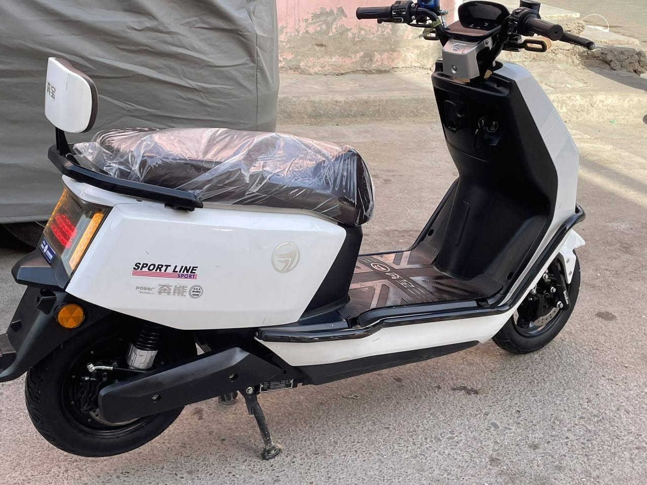 السلام عليكم دراجة سكنس 2025
6بطاريات كبار 
لايت عالي ناصي 
دبل اشاره 
انذار سرقه 
تشغيل عن بعد 
نضام بارك + نظام بك R 
سويجات 2 + 2بصمات 
السعر 490 وبيها مجال 
العنوان بغداد بلديات 
الرقم ***********
