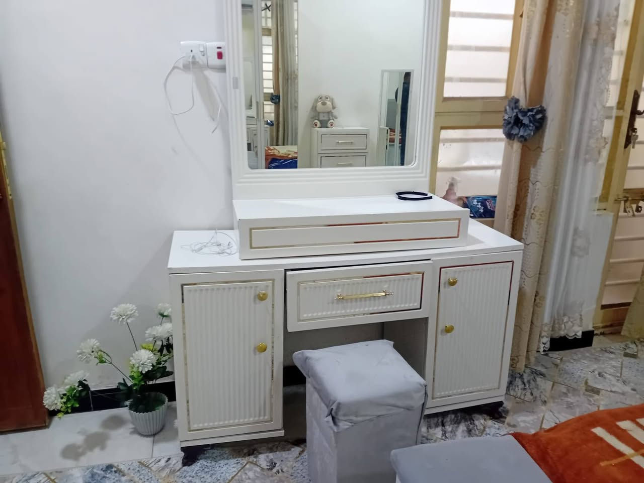 غرفه تركيه 8 قطع سعر 900 اي استفسار رقم ***********
