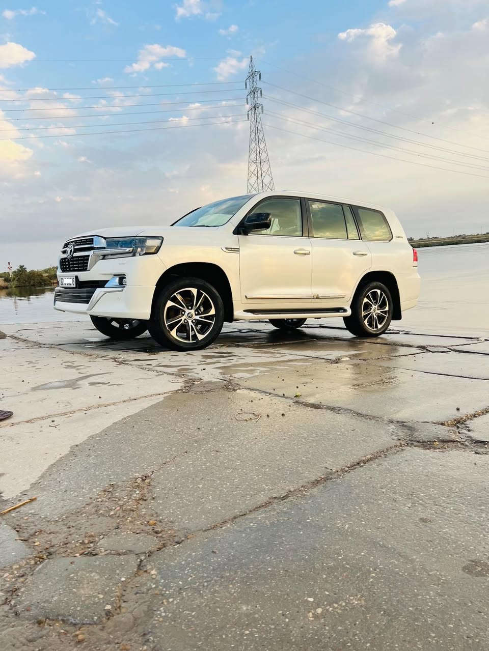 السلام عليكم لاند كروز كاز فول مواصفات VXS
 16موديل  مكفوله كفاله عامه    5700
تشغيل عن بعد
سياره متروسه مواصفات مال جناي بصره قضاء لمدينه
السعر 430

***********
