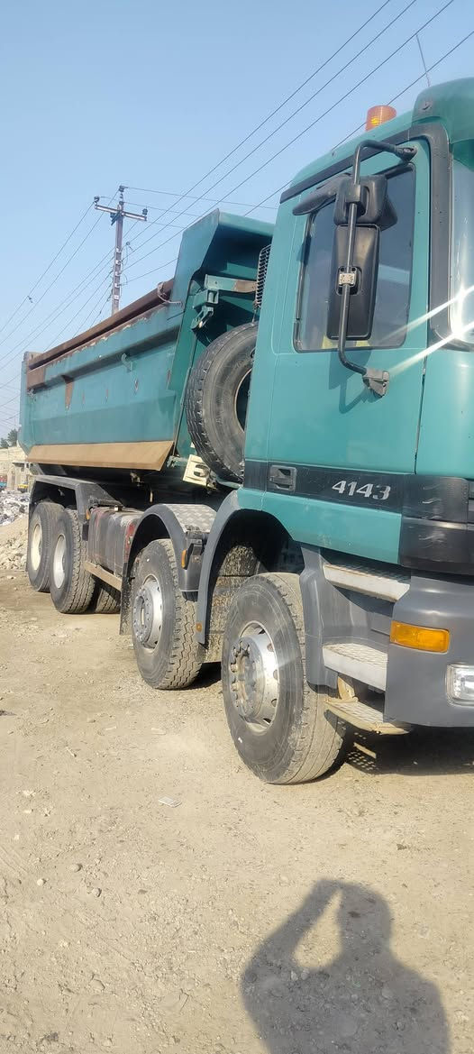 اكتروز موديل 2003اصل رقم بغداد بأسمي سنويتهه لحد 27ما معلايه مربوطه قاطره ومقطوره كيركهربائي مجموعة جي اف خمس ورگات حجم 43 و41 رقمي ***********
