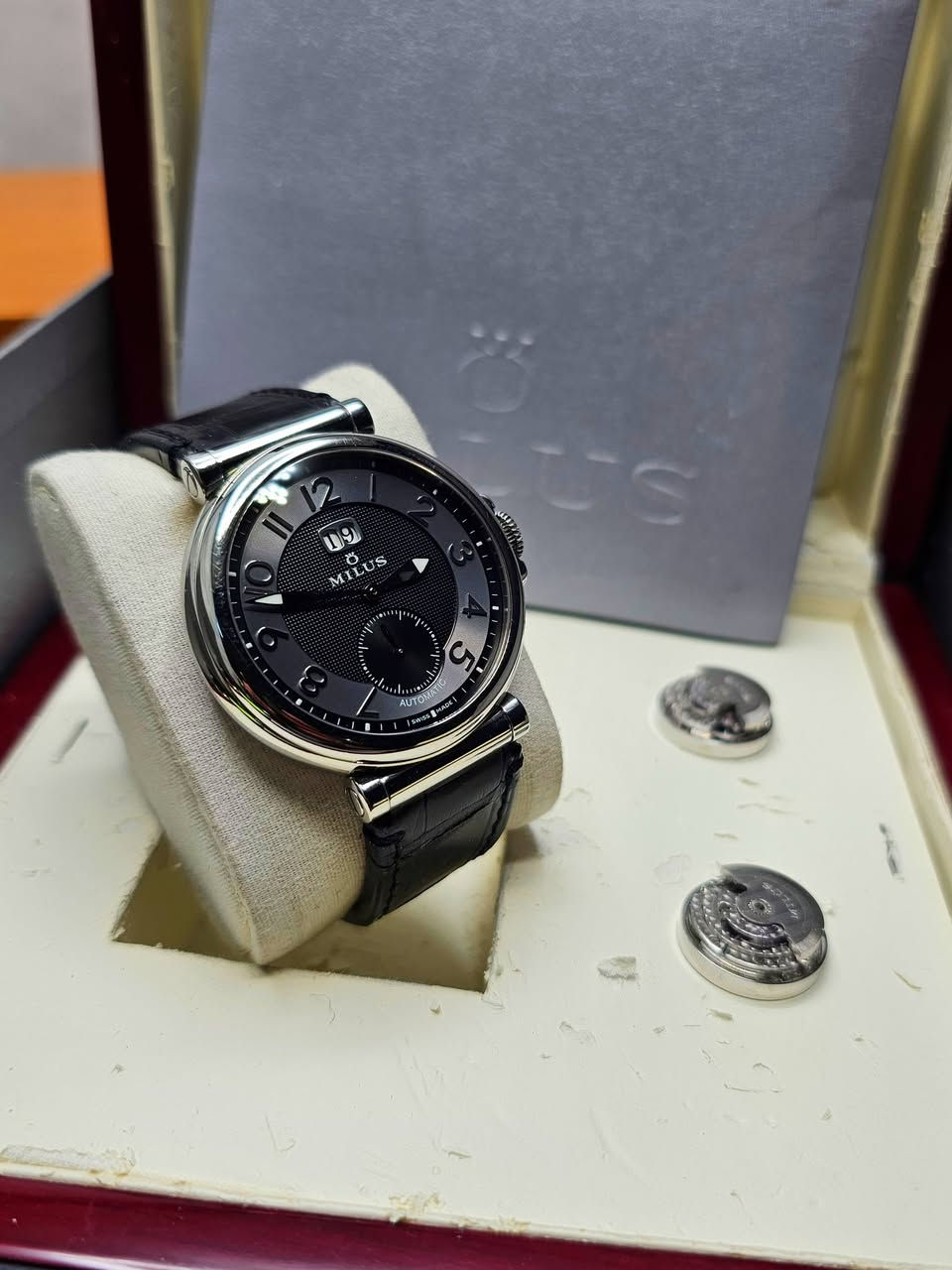 بسم الله وعليه توكلنا
السلام عليكم 
#اعلان #مزاد 
اليوم سيتم عبر البث المباشر مزاد لمجموعة من الساعات السويسرية المتنوعة في 
مزاد  #swiss_made
 التنوع ضخم جداً #فنتج و #حديث 
انتظرونا الساعة #العاشرة من #مساء_اليوم


**إذا كنت صاحب هذا الإعلان وتريد حذفه لأي سبب، رجاءا أرسل رسالة إلى الدعم الفني**