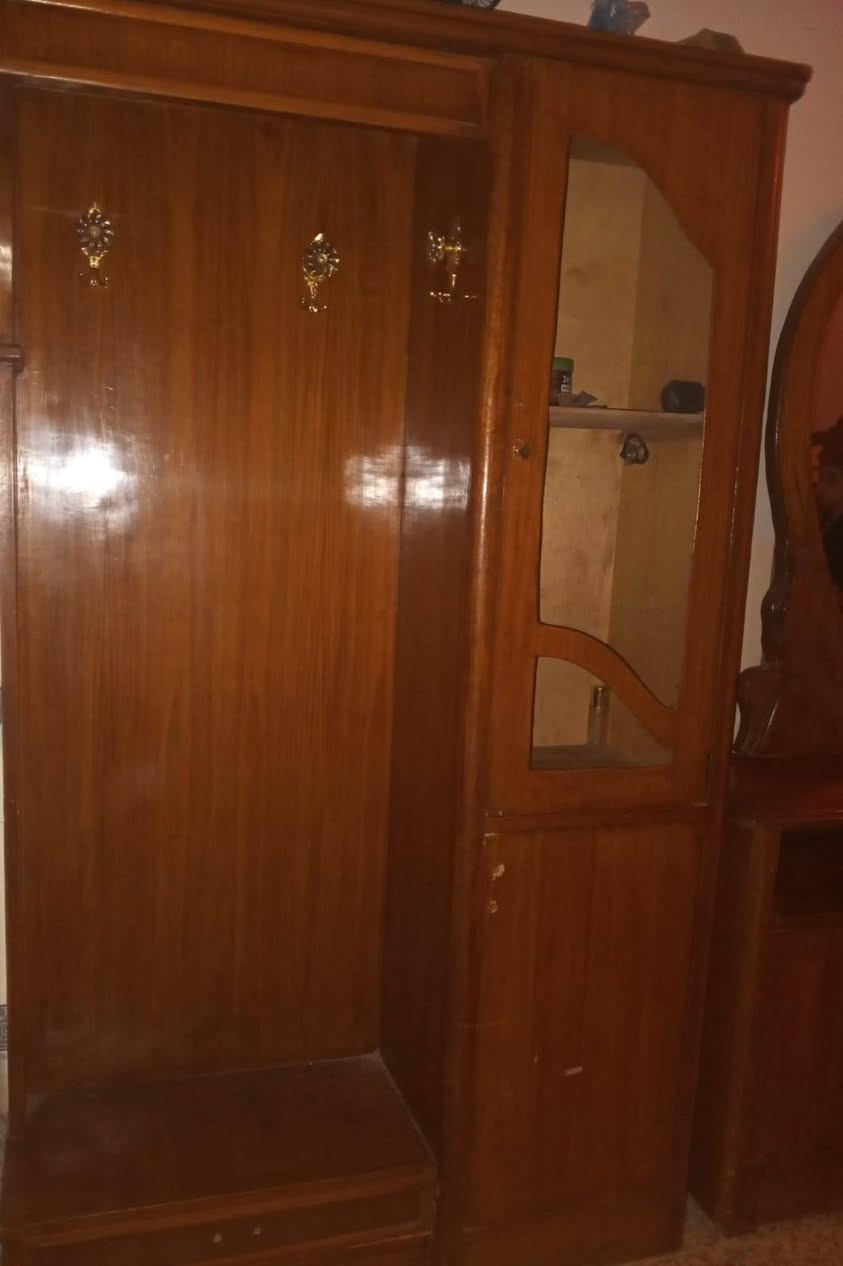 غرفه نوم شرط تسكام ٦ابواب كامله مع ملحقات بابل شوملي طريق السريع ***********
