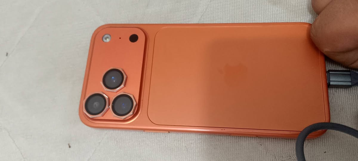 ايفون 17برو ماكس كوبي (كوبي)
مواصفت ونضام مطابق للاصلي للبيع حط سعر وخذه 
***********
