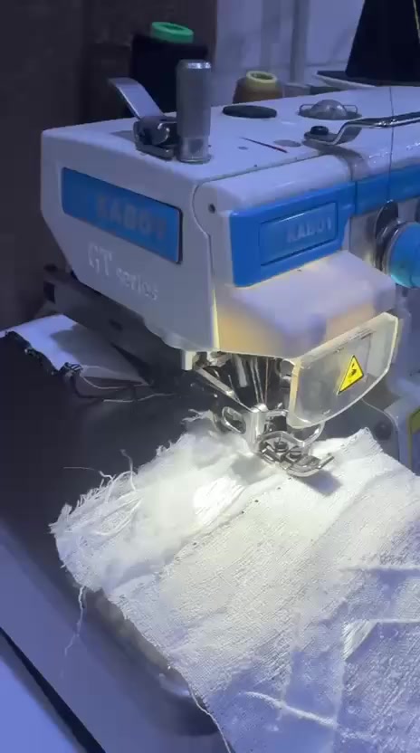 مكينة اوفر صناعيه ماركة كابوي
اوفرلوك 4خيط
لوحة تحكم رقميه
نعمل على جميع الاقمشه
خياطه ناعمه وسريعه
مع طاولتها الاصليه
بيها موفر طاقه
مكاني زبونه الغدير
للتواصل ***********
