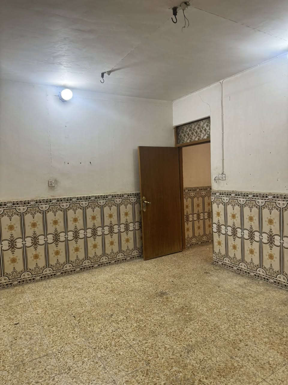 بيت ١٠٠ متر حي الوفاء منطقة الاساتذه طابقين
يتكون من ٣ غرف نومه وصالتين ومطبخ واستقبال سعر الايجار ٤٠٠ اتصال ***********
