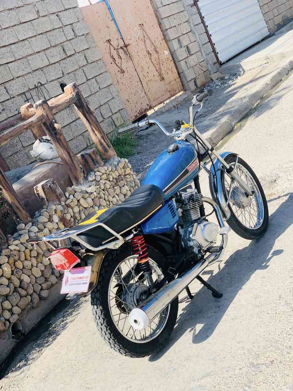 دراجة للبيع السعر 250 وبي مجال.       💁***********
