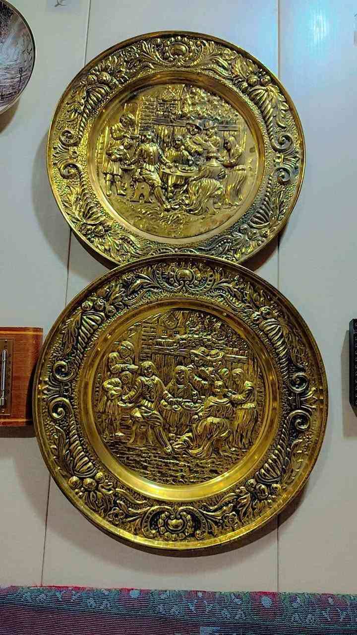 استيراد اوربي 
طبق تعليق من النحاس الأحمر مرفوقة بالحامل مختوم هولندي الحجم 37cm  التوصيل لجميع محافظات العراق للتواصل عبر الواتساب ***********
