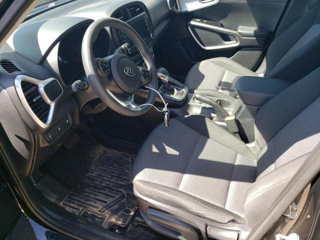 سلام عليكم
كيه صول موديل 2021 
بجم كبس بدون ايرباك بدون دواخل سياره جديده كلش 
فقط جامغ واحد اثر شخط صبخ 
رقم سنويه كله جديد لحد 2030 
تحويل وكاله حاضر 
سهر 133 بي مجال 
مكاني خانقين ديالى 
***********
