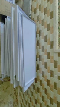 موجودات رفوف للبيع 29 رف مع السكك مالتهن كله كامله مال محل للبيع الليد...