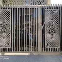 يوجد كادر لصبغ ابواب حديد و شبابيك وأيضاً صبغ الاخشاب اسعار مناسبة جدا...
