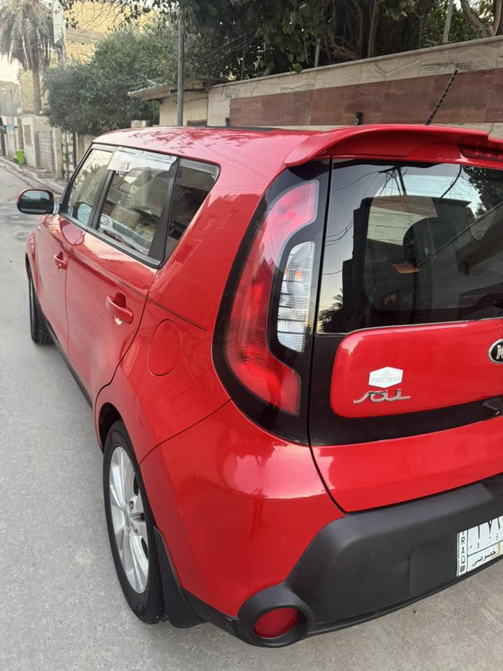 السلام عليكم للبيع كيا صول ٢٠١٥ وارد أمريكي مكفوله رقم بإبل بسمي نص فول مكينه ٢٠٠٠ السياره من موديله لحد الآن يمنه السعر ١١٦ وبيه مجال مكان السياره حله حي الكرامه الاتصال ***********
