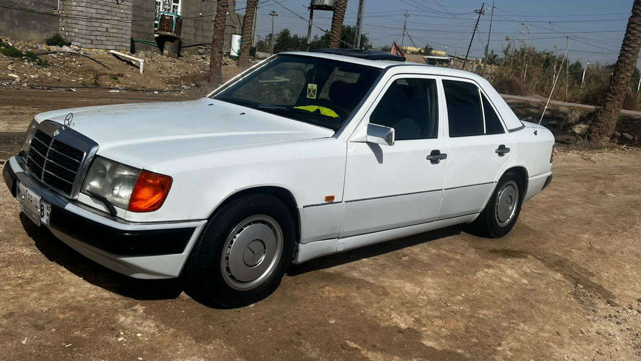 السلام عليكم  سيارة مارسيدس  مكفوله كفاله عامه صبغ جماليه فقط  سياره  كامله ما تخسر عليها ربع.   جاهزه  من  كلشي كهربائيات حداديه. تبريد  سستم  مضخم. سنترلوك  شغال مكينه وكير  مكفوله وماكو كلوب طافي   قواعد دبل سليمه
السعر 65. وبيها مجال بسيط

***********
