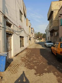 نصف قطعه مربعة بطن الركن قطاع 15 طابقين تحتوي على استقبال وترك على طول...