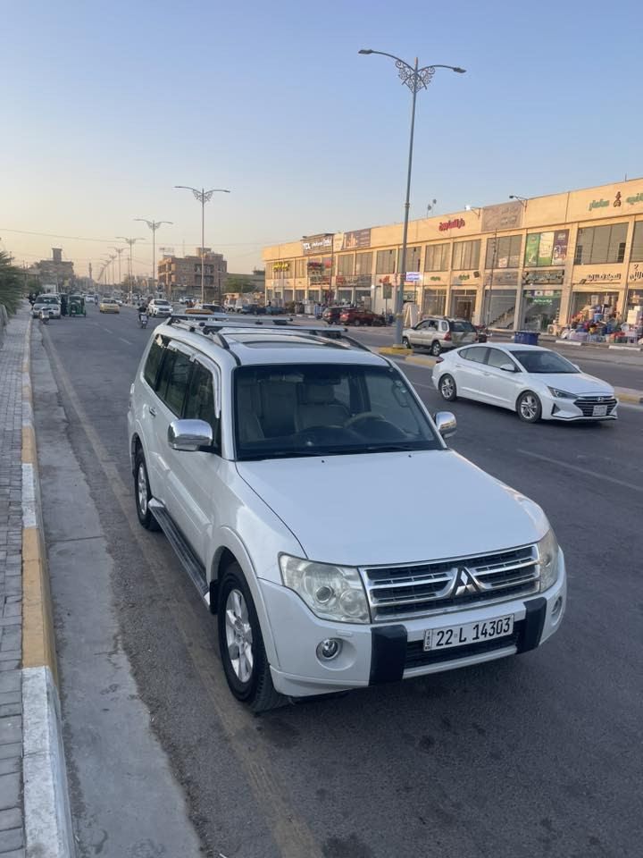 السلام عليكم
باجيرو 2011حبتور فول للاخير
سياره جانيها صالي ٥ سنين واريد اراوس اوبيع عادي 
بيها قطعه وحده صبغ  صورتها موجوده بالمنشور بسيطه 
لا لغد لا شاصي والايرباك حساس كلش ف البرده طاك  
ما صلحته  انزلك من سعر السياره شگد يكلف تصليحه الايرباك 
  سياره حلوه ونظيفه كلش  الصبغ درجه اولى اتحداك تعرفه 
مكينه ٣٥٠٠ ما مفتوح مكفول كير كذالك رقم اربيل 
فور ويل كفاله تايرات جدد  الي تفيده  مراوس بجنسزز لون ابيض  كامري ١٨  حتلو بيها قطعتين  السعر ١٤٨وبيها مجال 
*********** واتساب بيع بس مراوس  
مكاني كربلاء
