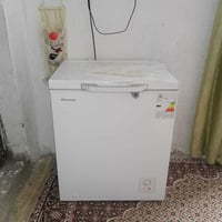 فريزر صغير • نظيف • نجف