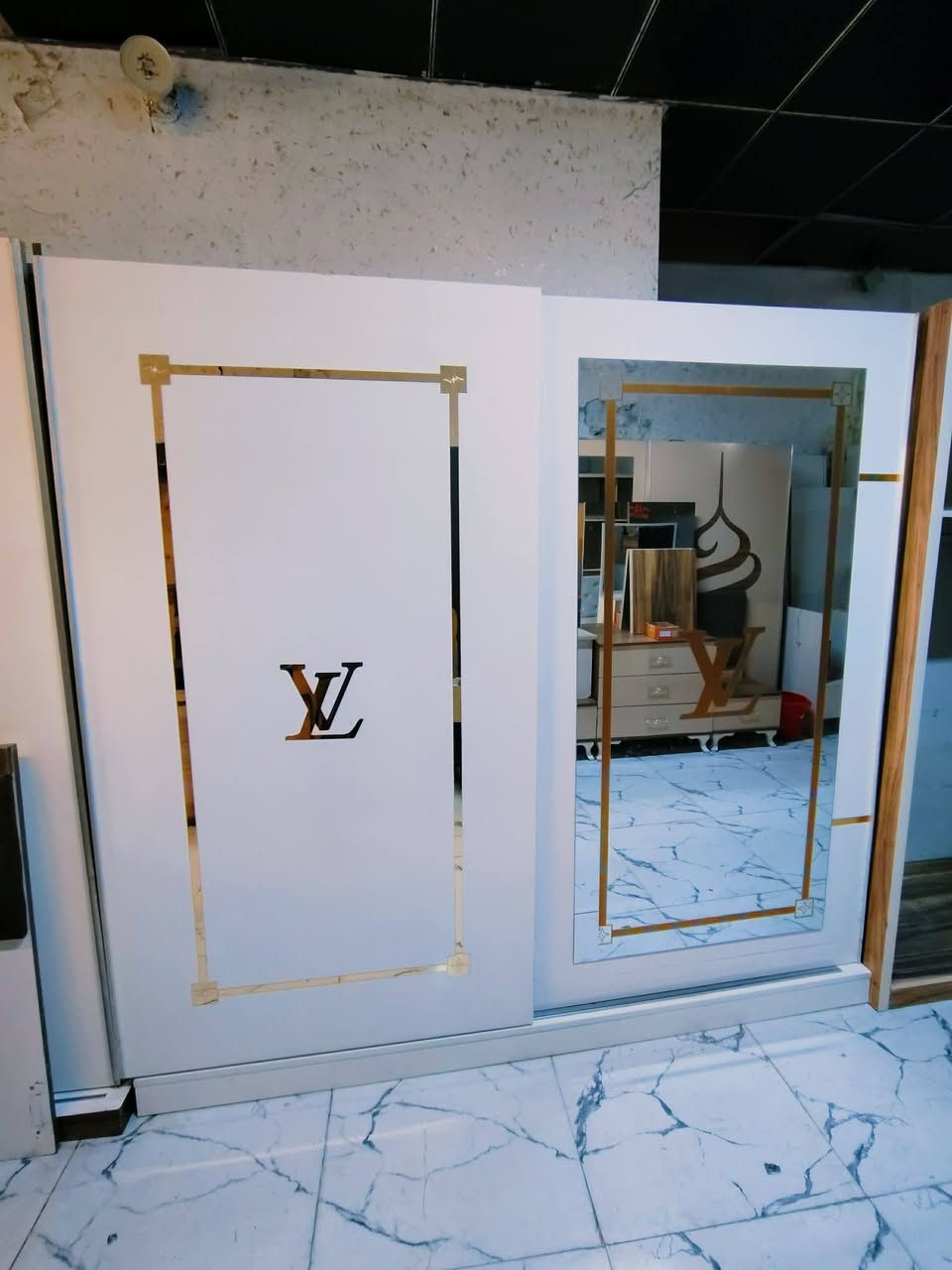 غرفه تركي 5 قطع مستخدم نظيفه 
السعر 425 قفل مع شد ونقل داخل بغداد فقط


**إذا كنت صاحب هذا الإعلان وتريد حذفه لأي سبب، رجاءا أرسل رسالة إلى الدعم الفني**