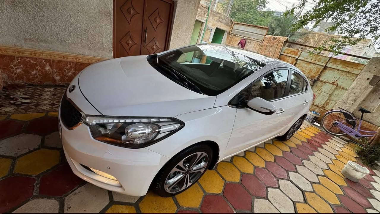 سلام عليكم
البيع كيا سيراتو 2014 خليجي 🥰 

انضف سيراتو بموديلها 

السيارة شرط احلة من الصور ونصبتها تخبل 

السيارة بيه جملغ امامي نفسه بي صبغ فقط 

جديدة وبالخير عالياخذها 

السيارة مال جناي

مواصفات 

لد امامي لد خلفي 

كشنات نص كهربائي 

فول حساسات 

شفتات بالستيرن 🚀

اشاير بالمري 

مري شفط مع السويج 

شاشة اعطال

ماشية 170 حقيقي 

ويل كب 5 حجم 17 

تبريد ثلج 

محرك 1600 دوش 

كير 6 نمر 

رقم اربيل وكاله او تحويل

حدادية البارحة. مسويه كوله

السيارة شرط سونار 

ترايك لبصرة ربع مابيها نقص 

السعر 125 وبي مجال 

مكاني النجف الاشرف 
شارع الروان

*********** وتساب وتصال 
مفتوح سعر السيارة  122
