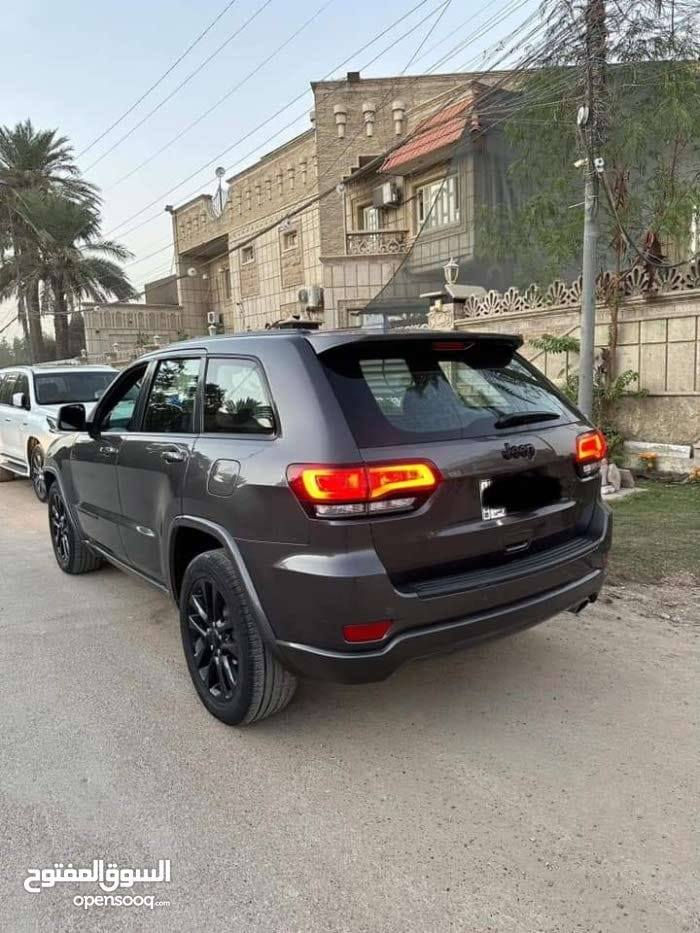 سياره جيب بلاك توب 2020
سياره حادث مبين بل صور سياره صبغ حزام 

محرك 6v 
3600

سياره موصفات 
اوتو بارك 
كشنات اماميه تحكم كهرباء تدفئه وكذالك الاستيرين تدفئه
نظام التوقف الذكي اذا احد وراك
اوتو بارك
نظام الاسبورت 
حساسات 360
كامره خلفيه 
بنراما نص 
صندوك كهرباء 
رادار امامي
وبعد هواي 

السياره ما تتفوت ونظيفه اي استفسار الرقم ***********
السعر 200 ورقه
