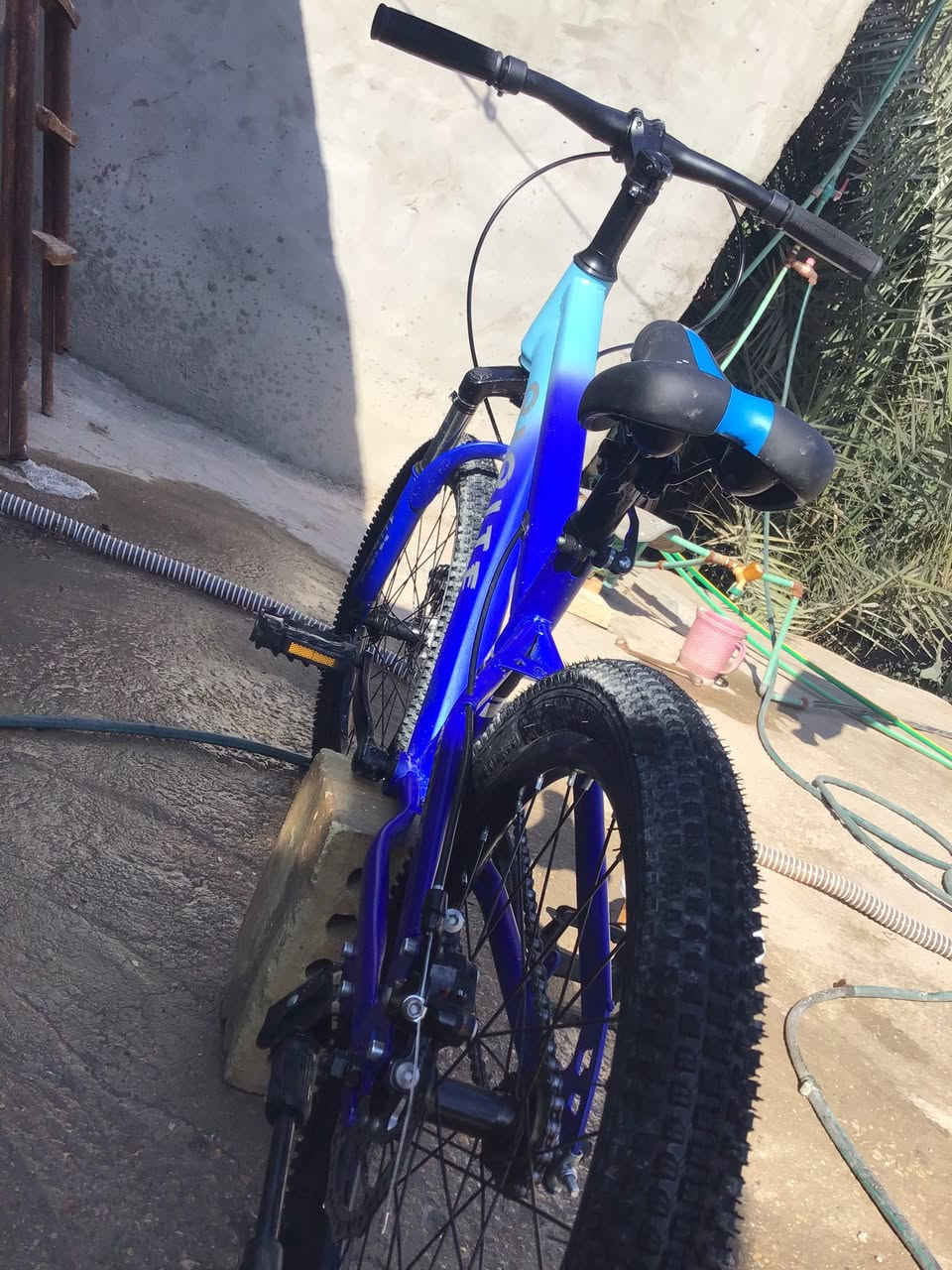 للبيع بايسكل جبلي حجم 20 السعر 100 رقمي ***********

