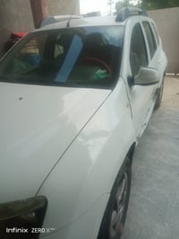 رينو داستر 2013 ،  محرك 2000 محرك وكير  جديدان  لا ضربه ولا صبغ   فقط ...