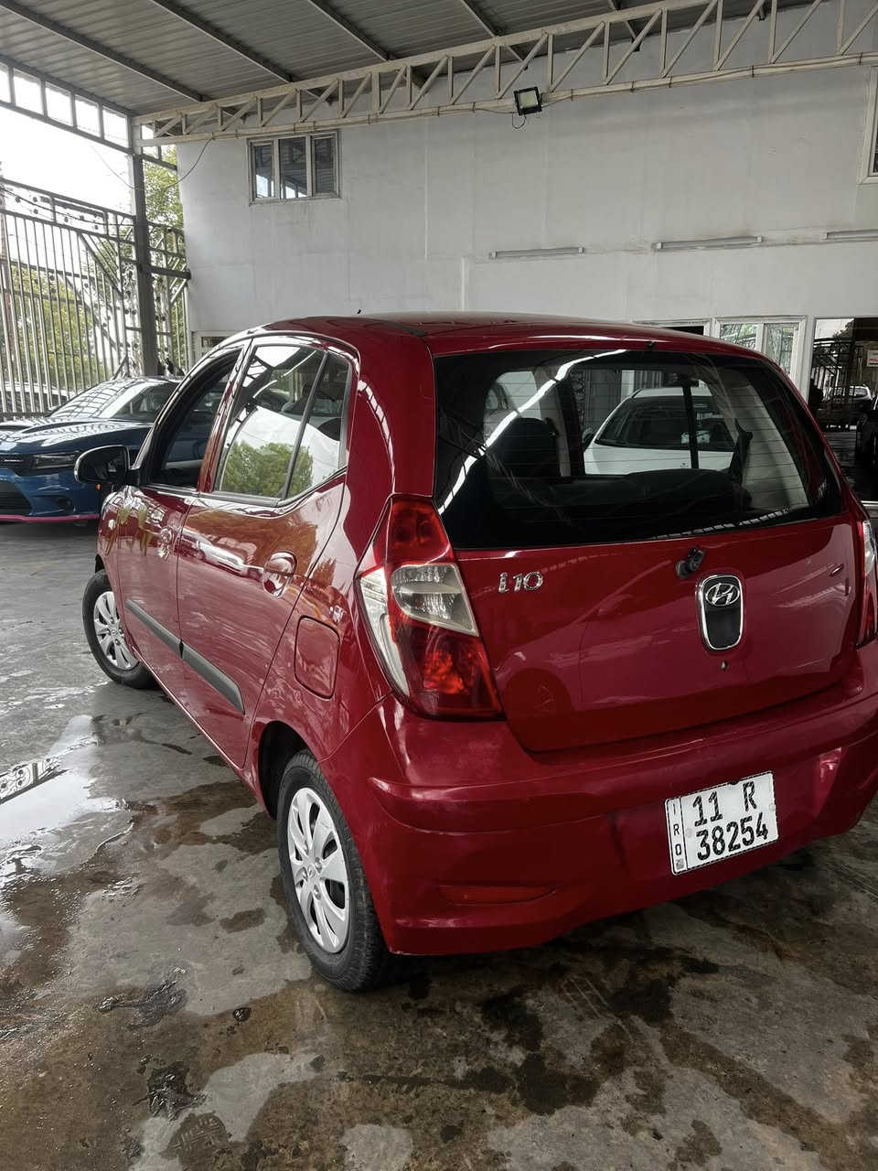 السلام عليكم 
هونداي i10 للبيع 
موديل 2015 
ماشية 98 الف 
السيارة حلوه و جاهزة للأخير اي نقص مابيهة من تبريد من كير من محرك من صدر  السيارة مال جناي بلعافيه عل ياخذهة 
السياره واكع عليه بلوكه و مبدل بيهة الجاملغ و البنيد اصليات  مابيهة اي دواخل 

السعر : 83 ورقه و بيهة مجال 
العنوان : بغداد - البياع
للأستفسار : ***********
