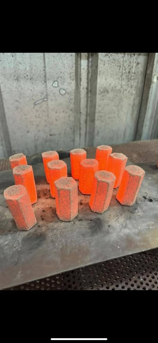 يوجد لدينا فحم درجه اولى يراني مربع وأصابع سعر الكارتون 25الف توصيل الوحده 5  الكارتونين 6واذا تطلب كميه التوصيل علينه لتواصل ***********
