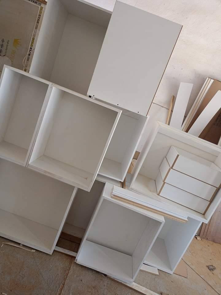 السلام عليكم ورحمة الله وبركاته 
 صاحب معمل mdf
معمل متكامل مكانه بابل حالياً 
راح يتم نقله الى بغداد العبيدي 
بحاجه إلى شريك حسب ختيارة يريد يشارك بالمعمل وكل تفاصيله او يشارك بل عمل فقط 
بس كون صاحب خبره 
التصال على الرقم 
***********
