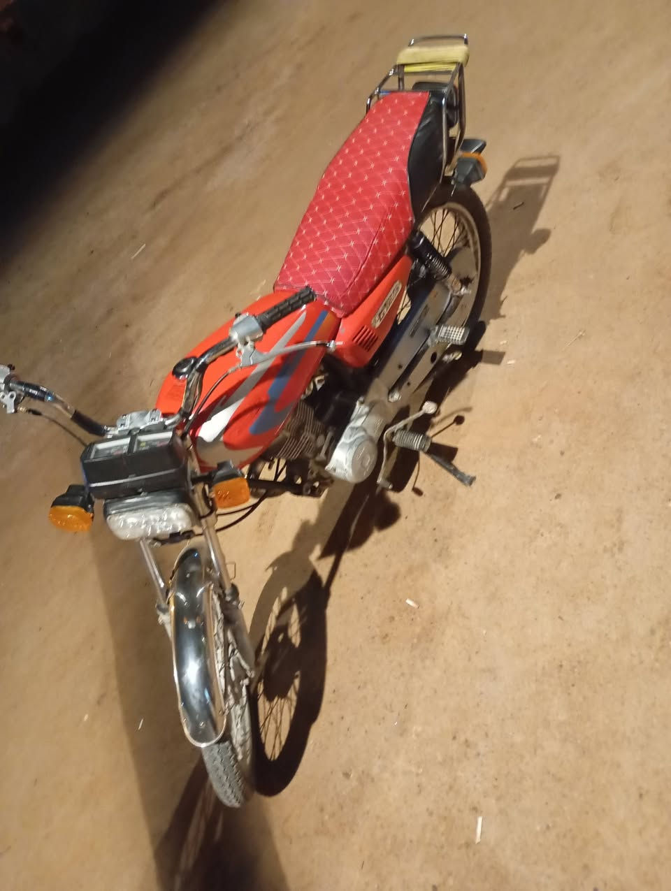 سلام عليكم شباب دراجه للبيع نيلجي ادوات مكفوله من السرقه دراجه جاهزه من كلشي دكت هندر مكاني هارثه مسحب ماقابيل سيد سامي واني خادم لشراي ولمو شراي لا يتعبني جزاكم الله خير السعر 400 وبيها مجال ***********
