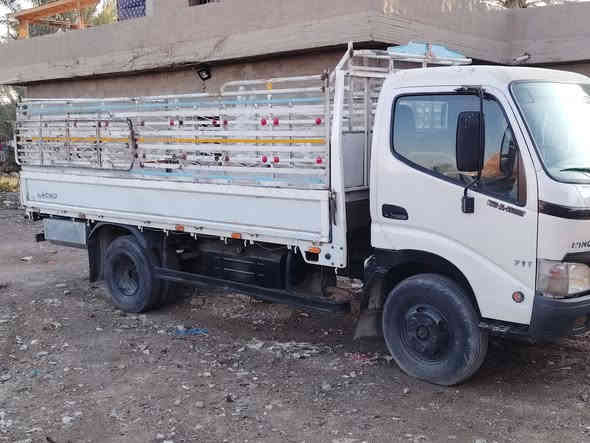 هينو للبيع موديل 2008 *********** محرك مقفول سياره شغاله السعر 75
