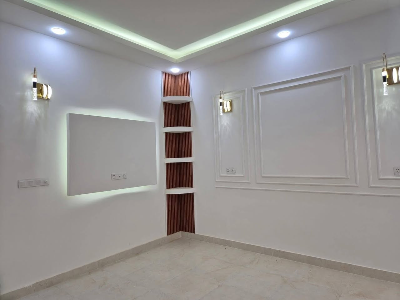 عملي الديكورات الداخليه والفلين الخارجي وجميع انواع الصباغ وعمل ماده الروف مانع الرطوبه ***********
