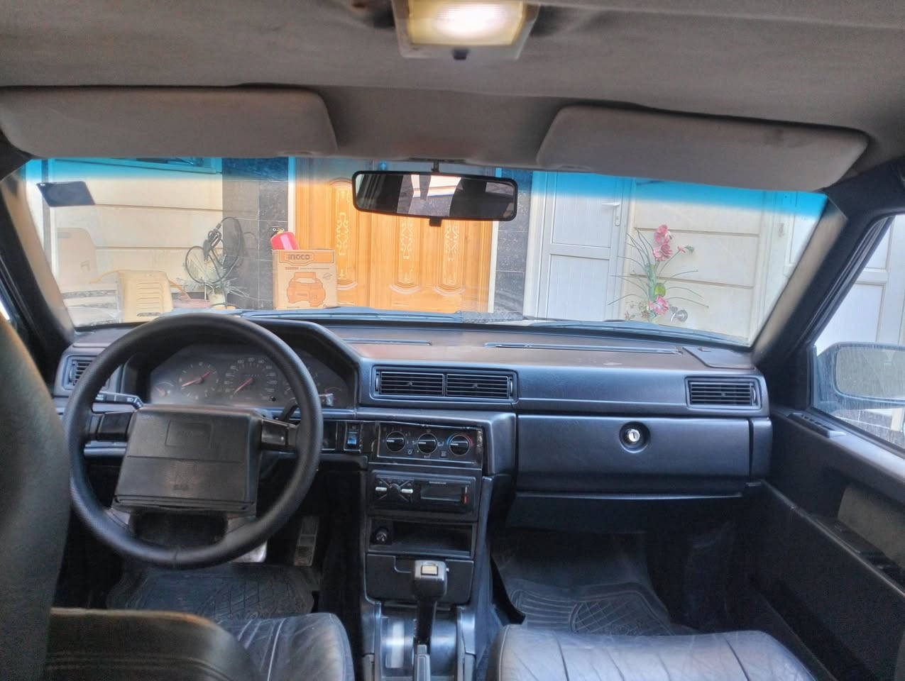 سلام عليكم فولفو زيتوني 940 مديل 1992 سنوية مجدده رقم دولي تبريد ثلج غرفه جلد جديده دشبول جديد كير ومكينه وحداديه وضفاير جدد سيارة جاهزة 
مكاني النجف الاشرف شارع المدينه
رقمي ***********
