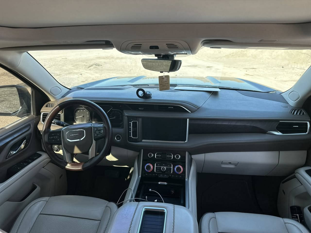 جمسي دنالي موديل 2021/ رقم بغداد
وارد خليجي ومعروفه المواصفات ميحتاج نذكرها
عداد المسافه 170000
السياره جاهزه من كلشي وحيل نظيفه وبلخير على التكون من نصيبه بيه فقط الباب الخلفي كما موضح بسونار مرشوش رش بدون فتح اثر شخط 
سعر السياره 49:000 الف 💲
للاستفسار على رقم ***********
