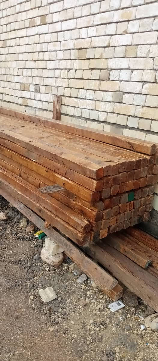 للبيع سيير طول 3م و 4م  العدد مكعب وربع 
العنوان الحلة ***********
