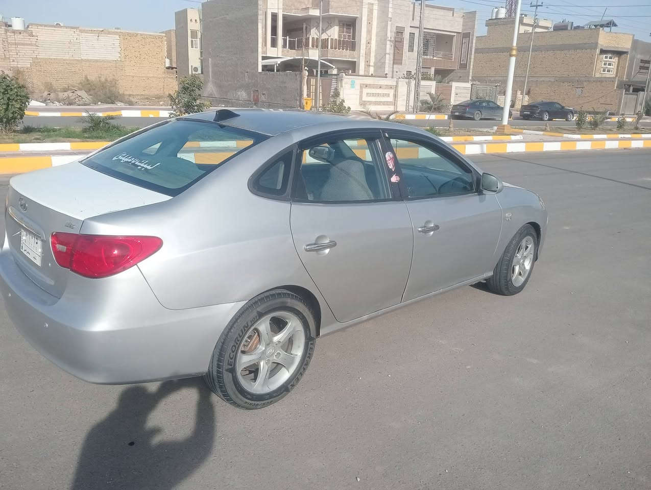 السلام عليكم الانترا موديل 2007 رقم بابل تحويل ثاني يوم  سنويه لغايه 27 مكينه وكير شرطه الفحص تبريد شغال تخم تاير جديد مكفوله من العيب الشرعي حداديه حلوه كهربائيات كلها شغاله السعر 77 بيها مجال العنوان ناصريه مركز شارع يا حسين الاستفسار على الرقم الموجود ***********
