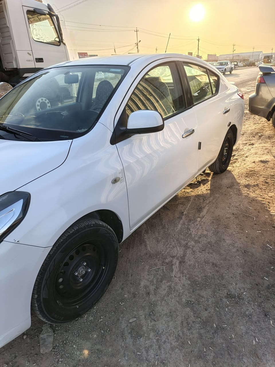 نيسان سني هندي 2022 ماشيه 115 بيها بارد بلباب الخلفي سعرها 112 وبيها مجال مكان السياره بغداد بسماية الاستفسار ***********
