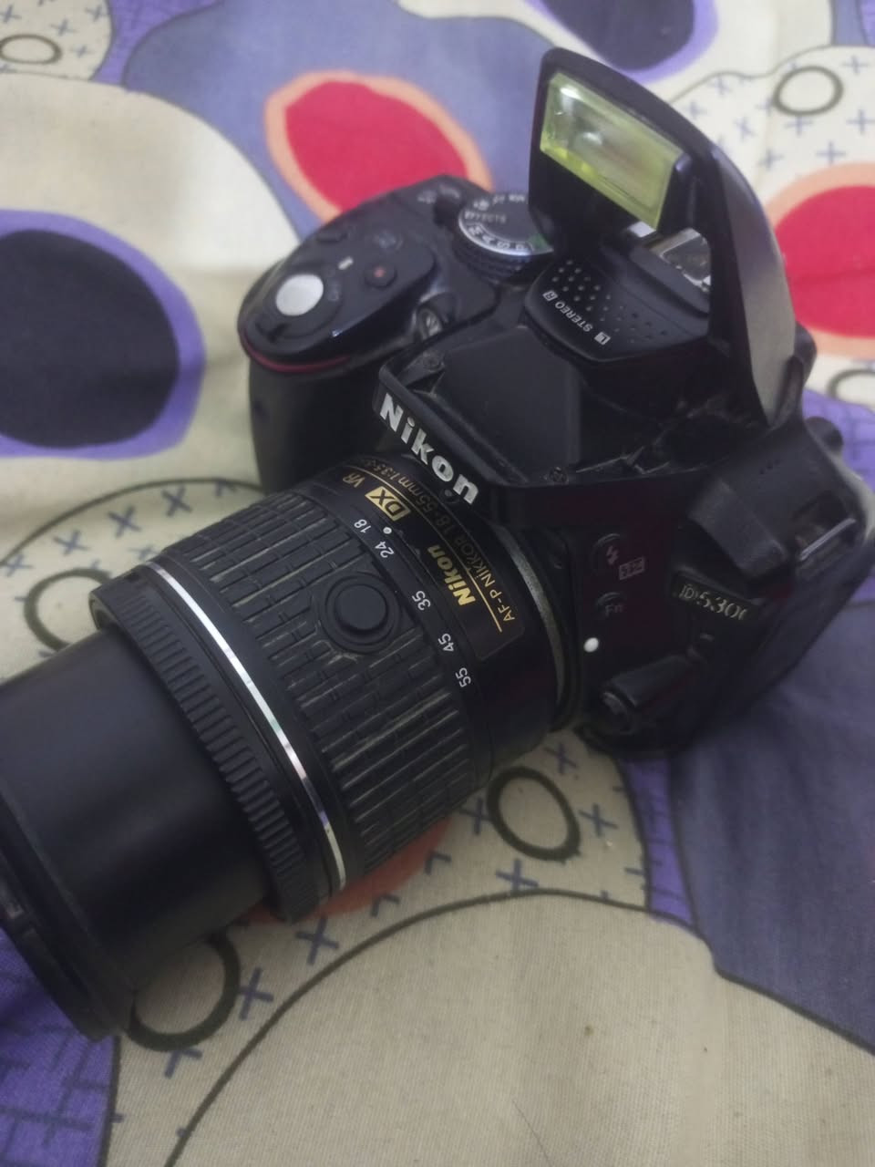 كامرة نيكون D5300
كامل ملحقات كامرة جديدة بعدها كارتون استخدام شخصي لا جلسات ولا مناسبات ولا غيرها استخدمها استخدام شخصي حيل نضيفة 
ملحقاتها 
جنطة 
بطارة 
شاحنه 

بيع وترهم مراوس بدراجة 4 كير 
***********
