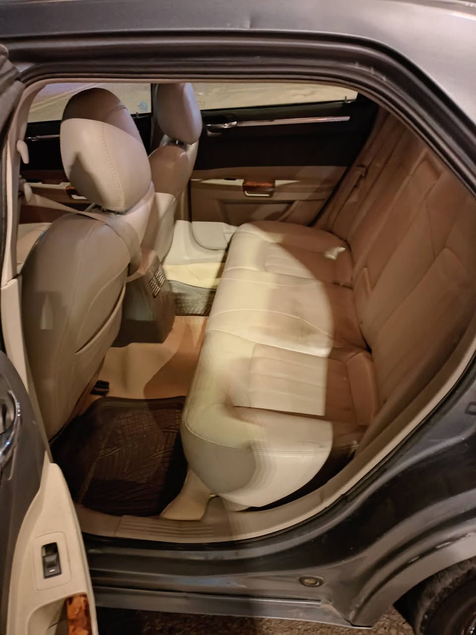 سلام عليكم للبيع او مراوس اوباما 2007 هيمي 8 سلندر فول مواصفات فتحة جلد تحكم استيرن كير مكينة حدادية تبريد كشنات كهرباء/ كصة جنطة/ عوزهة صبغ بس مكان الكص/المكان ميسان العمارة/السعر 37 وبيهة مجال كلش قليل(الرقم ***********)السيارة متومة أرقام وسنويه
