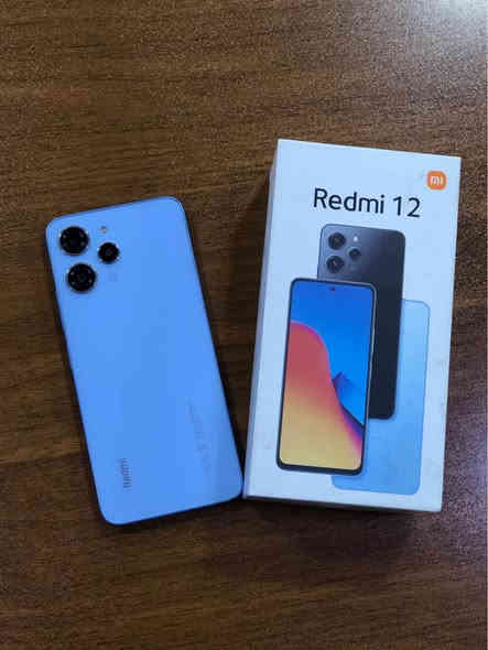Redmi 12 
کامل ئەشیا 
زۆر ئیشی نەکردوە 
256 گێگابایت 
ڕام 8
مۆبایلەکە درع و کەڤەر و شەحنی خۆی لەگەڵە 
نرخی 120 هەزارە 
***********
واتساپ ڤایبەر السليمانية
