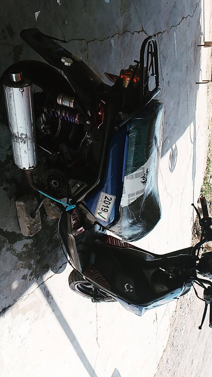 سلام عليكم سكنس جبلي سرعة 140للبيع او امراوس اكير) السعر 250او بيهة مجال (ملاحضة بيهة مواقص 50اينزلن من سعرهة) التفاصيل اكثر اتصل***********
