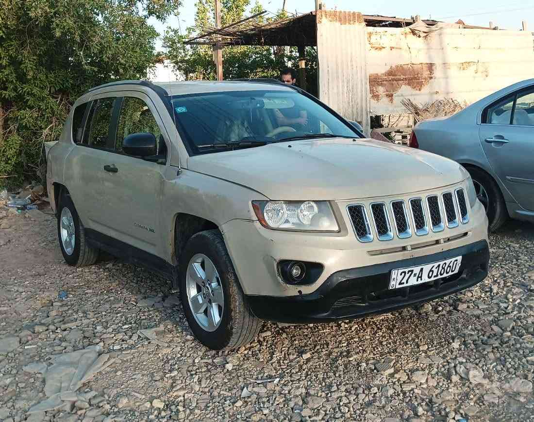 جيب كومباس 17 وراد ام. سبورت
كير مكينه 2400 حداديه درايم بور كفاله 
تخم تاير تبريد تدفئه  خير من الله سياره جاهزه
رقم دولي سنويه ل30 مداوره 
ضربته بيبان سايق ونفسهن معمرات لا تكم ولاعابره بدون دواخل   وهذا رقم شاصي اليكدر يطلع صوره اني شايفهن ونمسحن 
سعره 95 بيه مجال مكاني ناصريه 
***********
