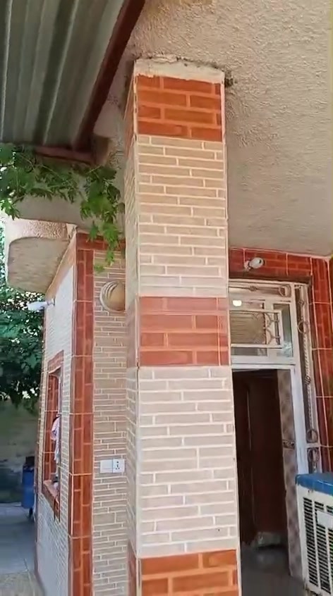 بيت لبيع مساحه ٢٨٨ المقداديه منطقه بلور خلف ملعب الرئيسي بيت ركن مقابيله حديقه  طابقين 
طابق الاول متكون من استقبال+ وهول+ ومطبخ 
غرف نوم عدد ٢
مخزن +حمام +صاله 
طابق الثاني 
غرف عدد ٢
مجمع صحي


**إذا كنت صاحب هذا الإعلان وتريد حذفه لأي سبب، رجاءا أرسل رسالة إلى الدعم الفني**
